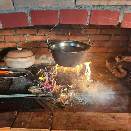 Orlovo Oko Apartment Mandici